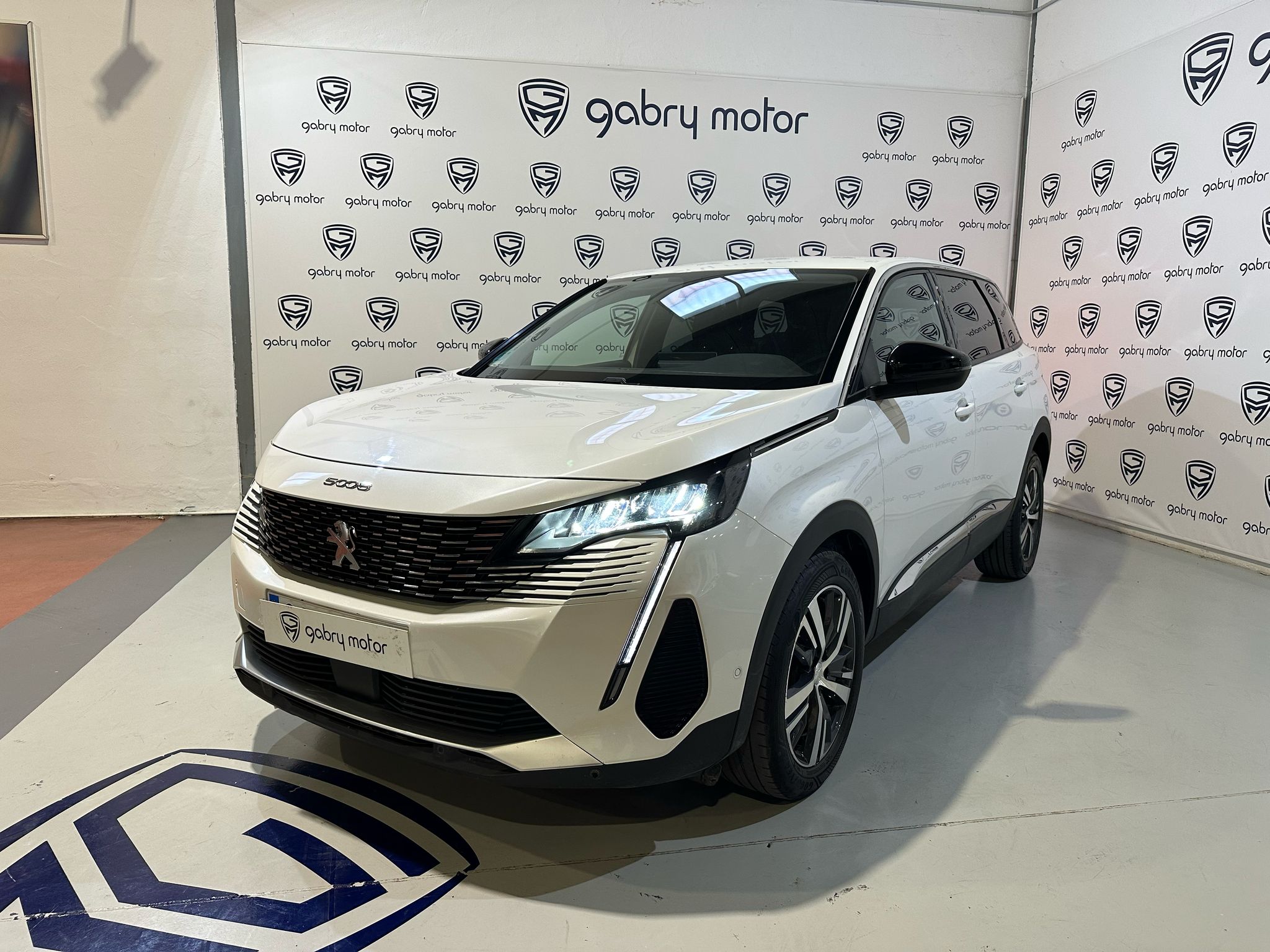 PEUGEOT 5008 1.5 BlueHDI ALLURE PACK